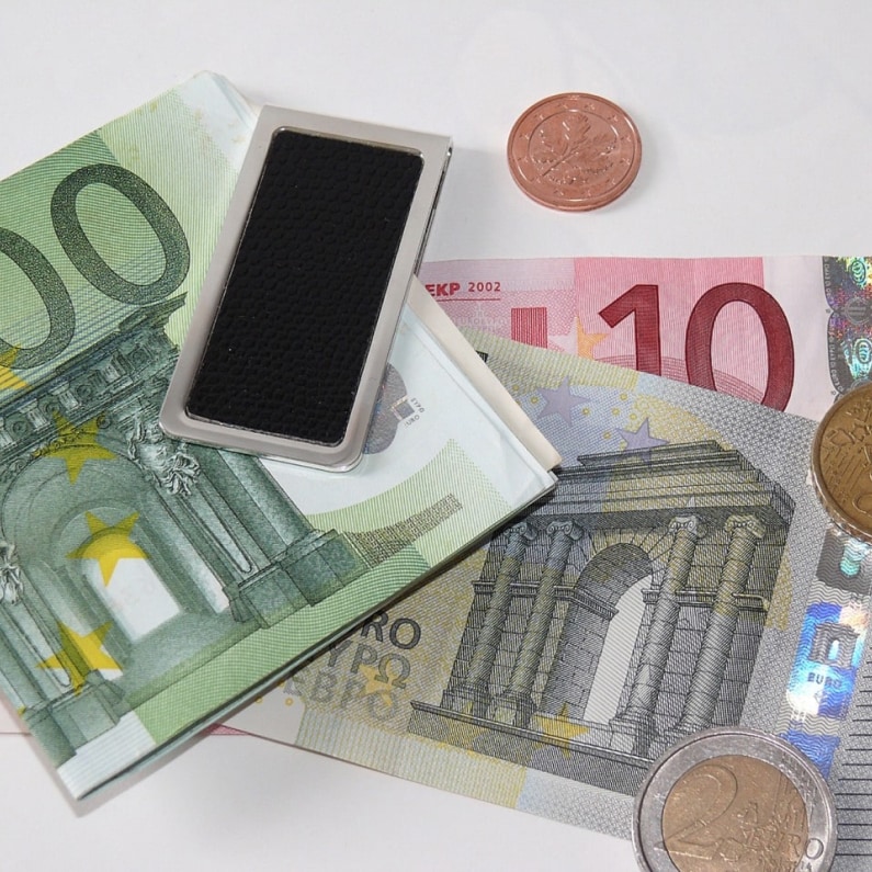 Bureau de change Cannes : où trouver le meilleur taux ?