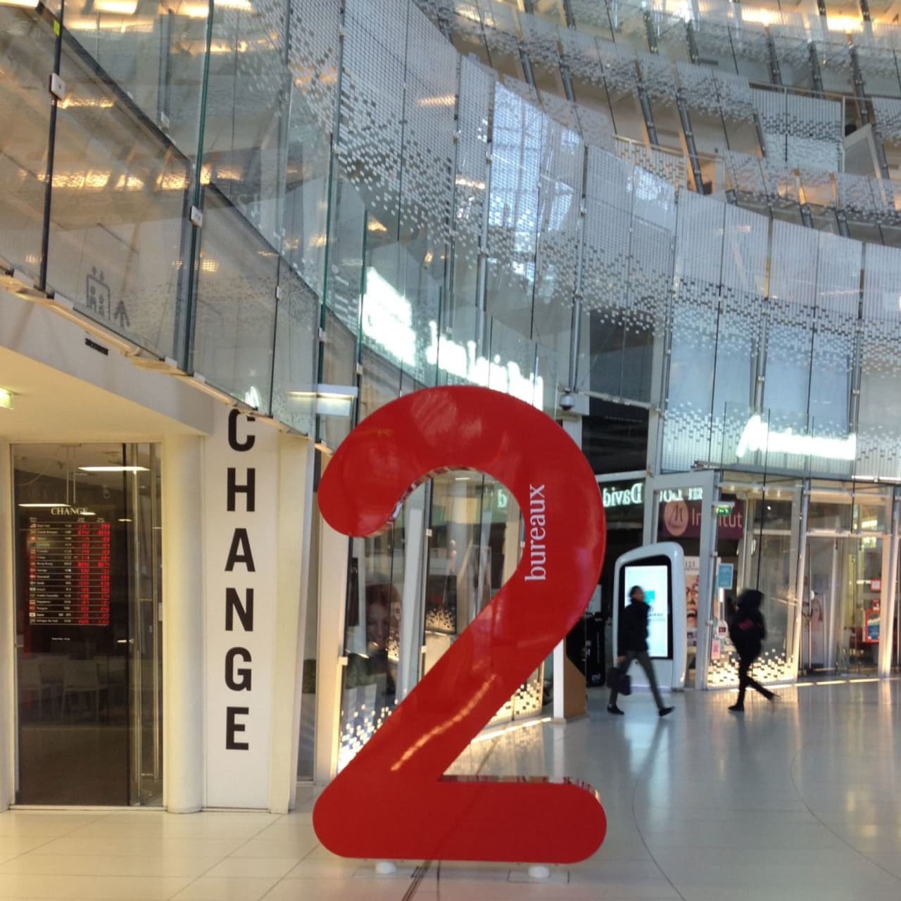Bureau de change à La Défense : où trouver le meilleur taux ?