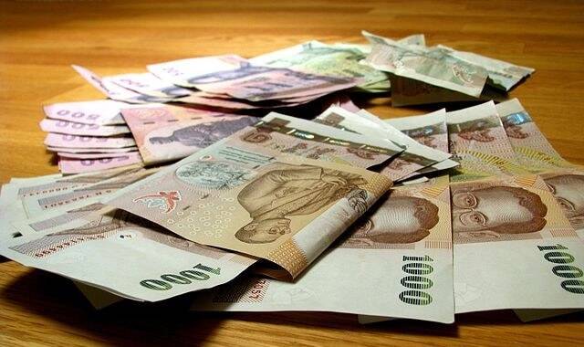 Euro to THB : convertir des devises