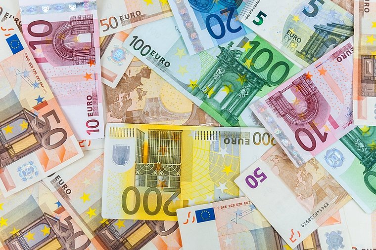 Euro to THB : convertir de devises