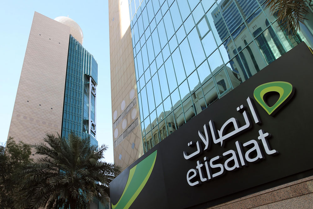 Etisalat: top up your phone in 1mn!